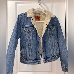 LEVI DENIM SHERPA JACKET almost new